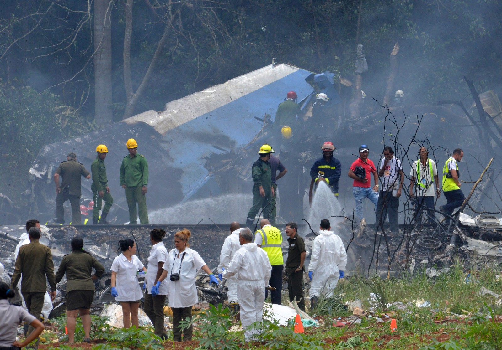 Quase todos os mortos em queda de avião eram cubanos, diz jornal oficial