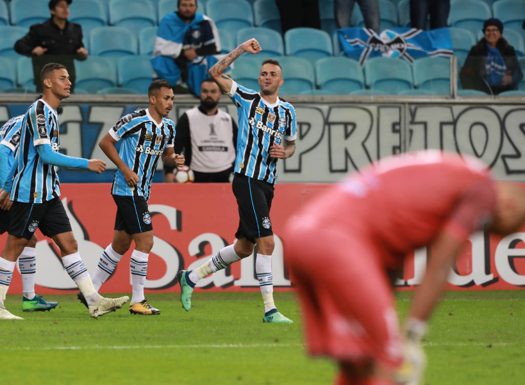 Luan marca e Grêmio avança na Libertadores como líder do grupo