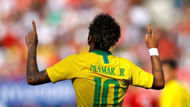 Neymar faz outro golaço, Seleção joga bem e fecha a preparação para Copa com nova vitória