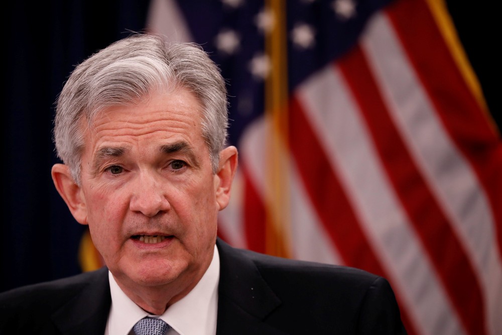 Fed se reúne para decidir sobre taxa de juros após críticas de Trump