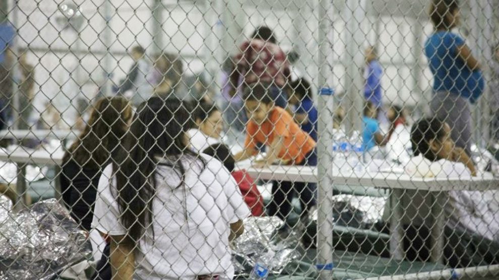 EUA prometem divulgar lista de imigrantes ilegais separados dos filhos