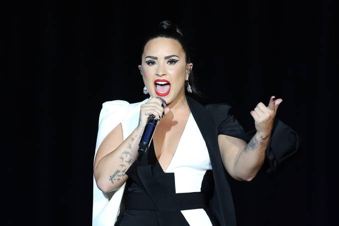 Demi Lovato é hospitalizada com suspeita de overdose, diz site