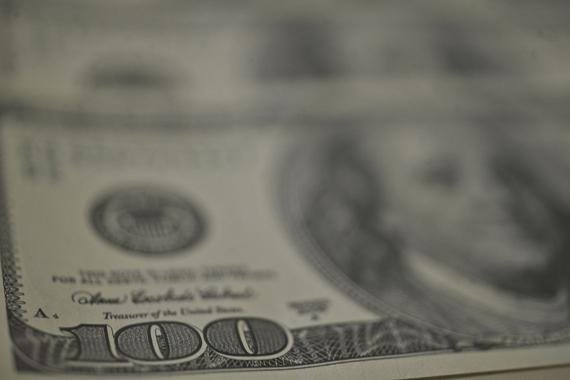 Dólar bate R$ 3,90 para venda, maior valor desde 5 de julho