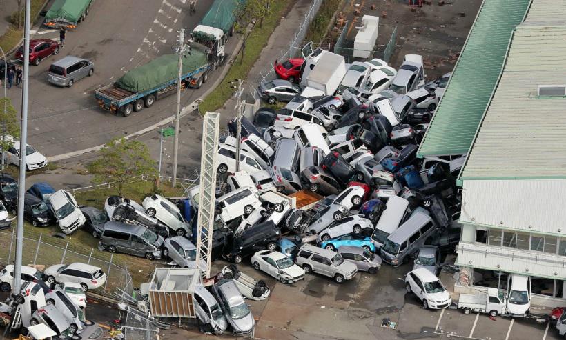 Tufão Jebi deixa 11 mortos, centenas de feridos e rastro de destruição no Japão