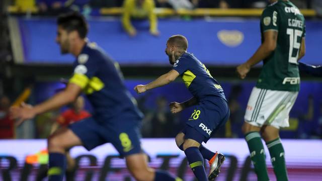 Benedetto sai do banco, faz dois gols, e Boca Juniors abre vantagem em semi contra o Palmeiras