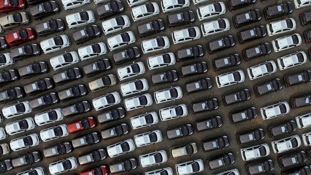 China confirma suspensão de tarifas a veículos e peças americanos