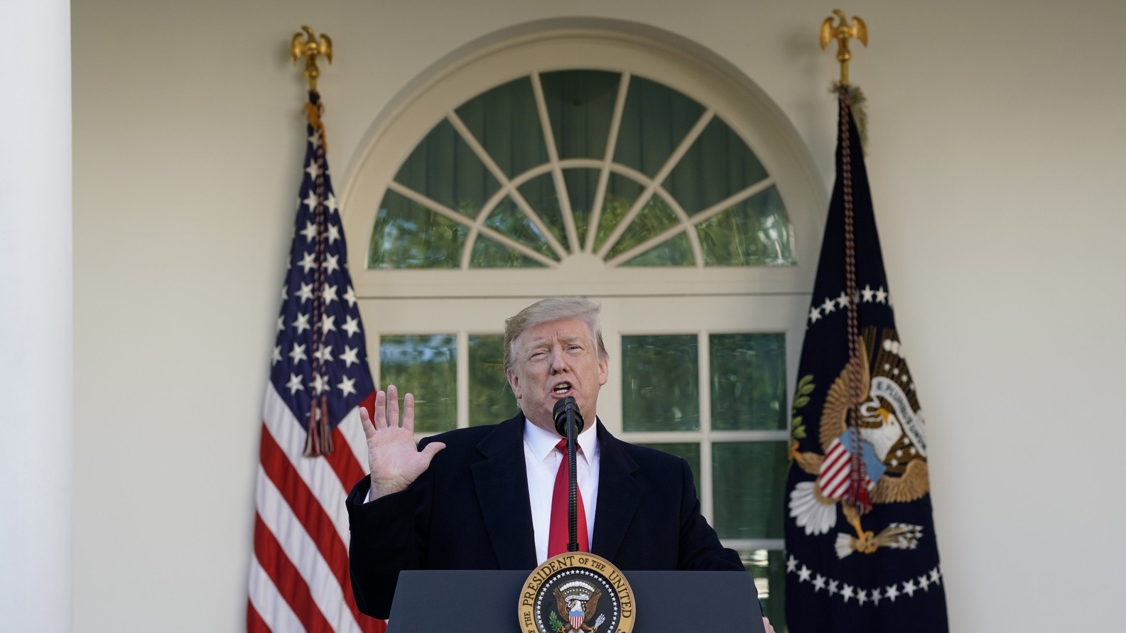 Donald Trump fecha acordo para interromper 'shutdown' nos EUA por 3 semanas