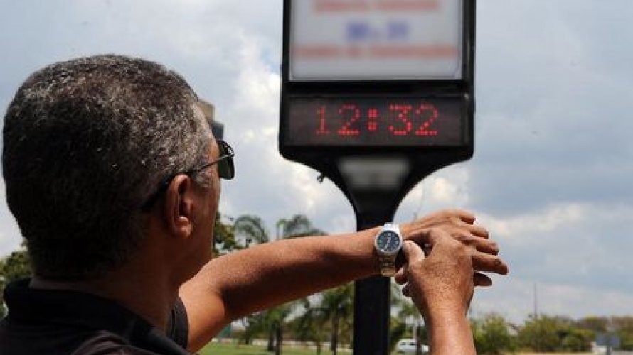Bolsonaro afirma que não haverá horário de verão em 2019