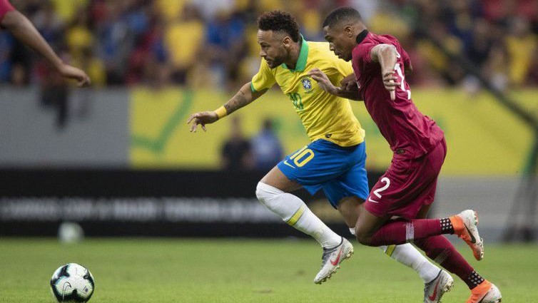 Entorse no tornozelo tira Neymar da Copa América