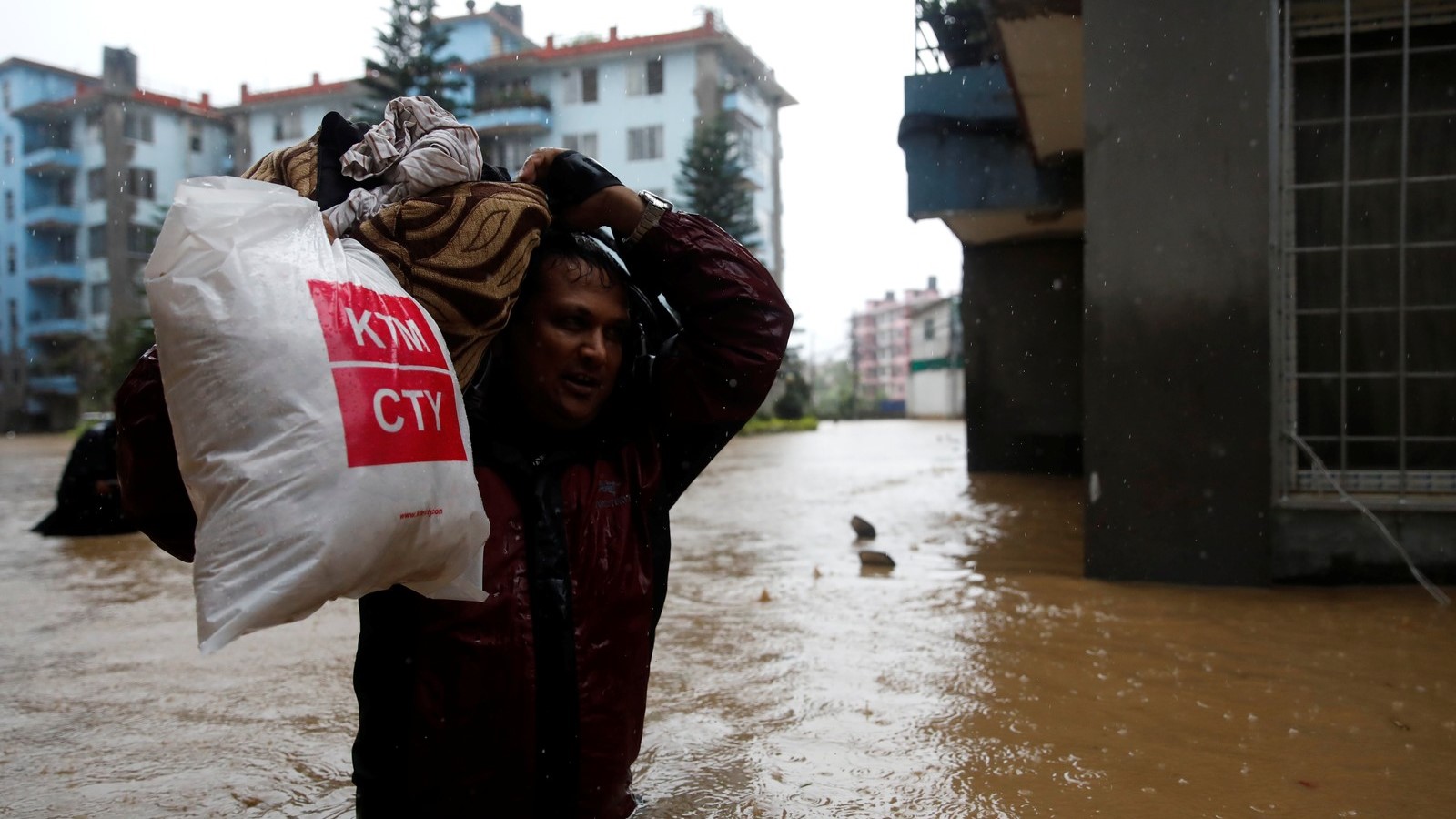 Inundações na Índia, Nepal e Bangladesh deixam mais de 100 mortos e milhões de desalojados