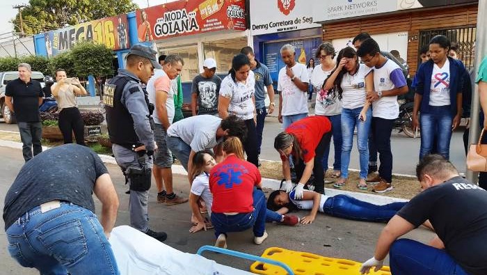 Estudantes são atropeladas na Avenida Brasil em Peixoto de Azevedo