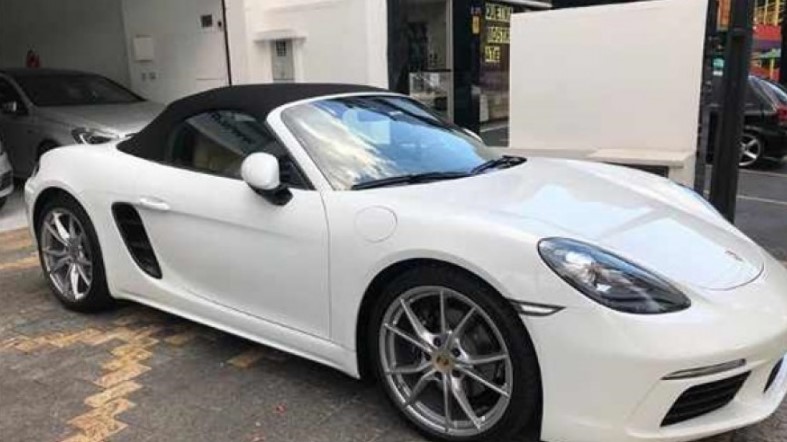 Empresário é detido embriagado dirigindo Porsche na Capital