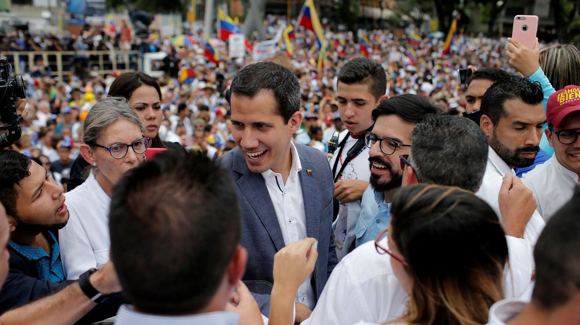 Guaidó anuncia volta à Venezuela e pede mobilização contra o regime
