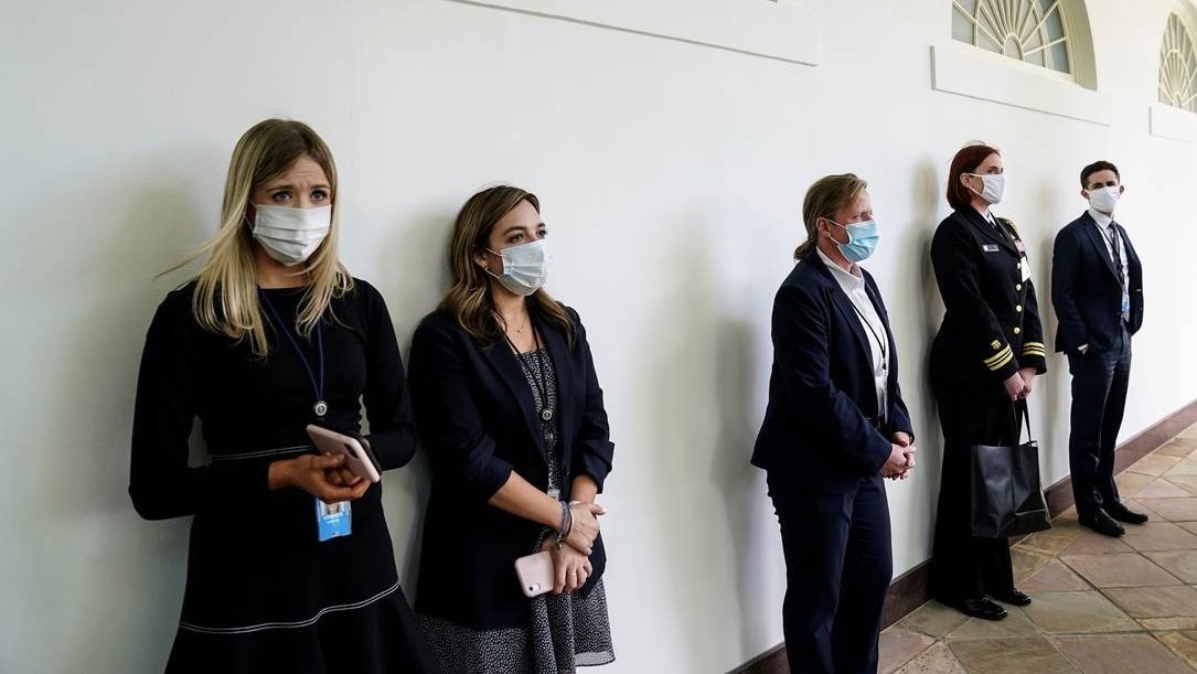 EUA passam de 80 mil mortes pela Covid-19, e Casa Branca recomenda uso de máscaras para funcionários