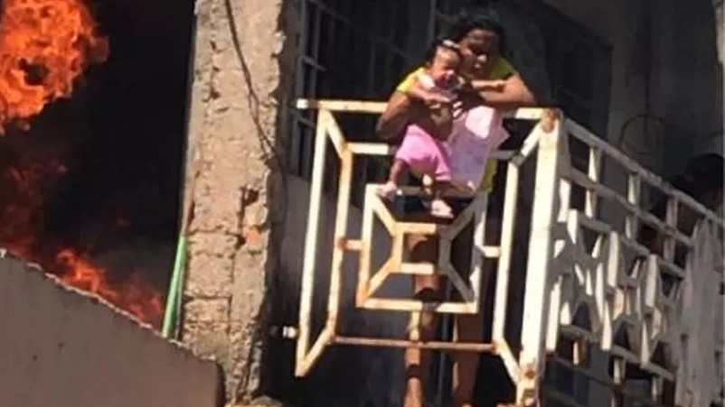 Avó joga bebê de 3 meses da sacada de casa para salvá-la de incêndio em Cuiabá
