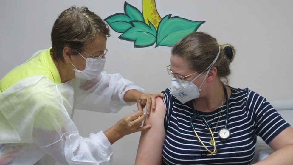 Testes da vacina chinesa contra a Covid-19 começam em MT