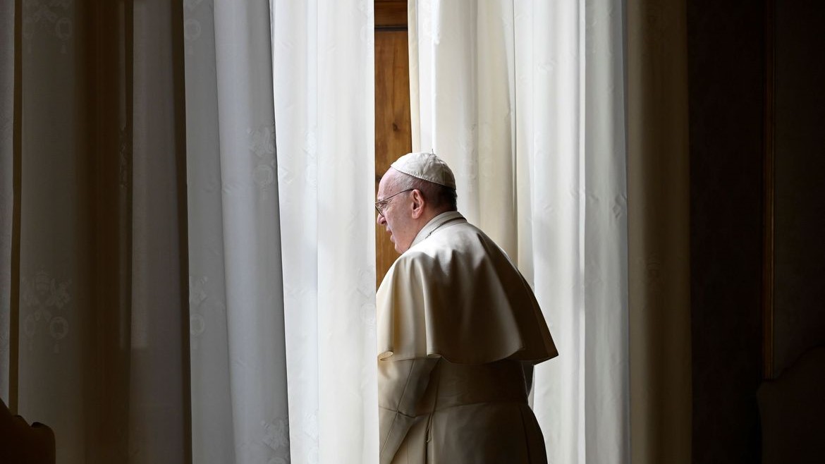 Papa revisa lei da Igreja Católica e amplia regras contra abuso sexual