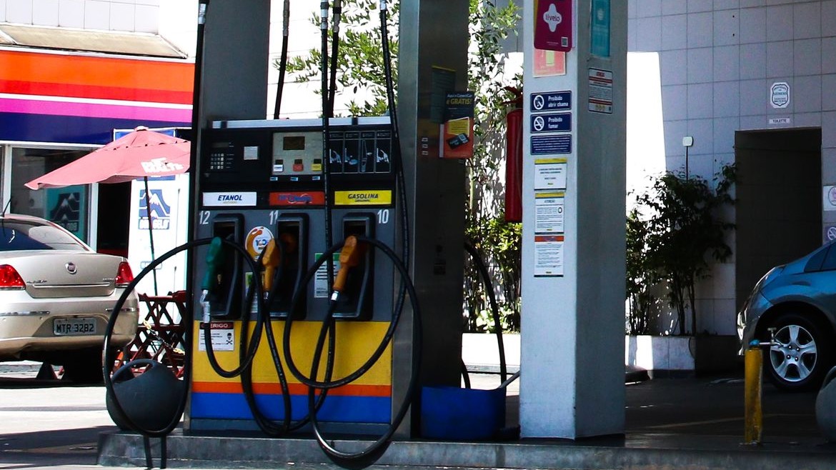Troca de gasolina por etanol pode não ser vantajosa para o consumidor