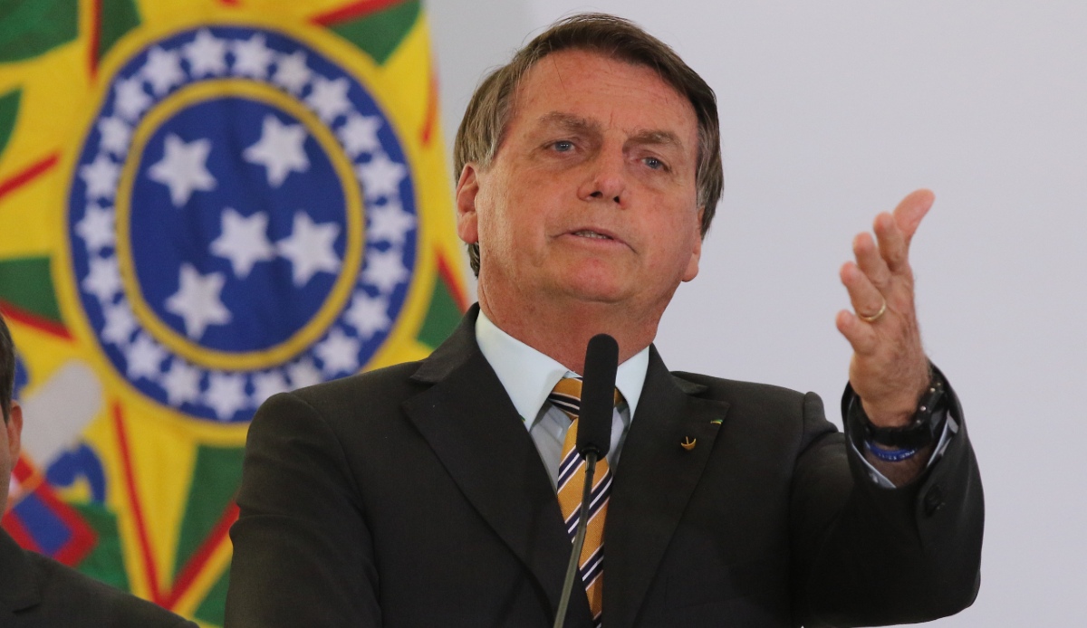 Bolsonaro sanciona projeto que determina alíquota única no ICMS de combustíveis para todos os estados