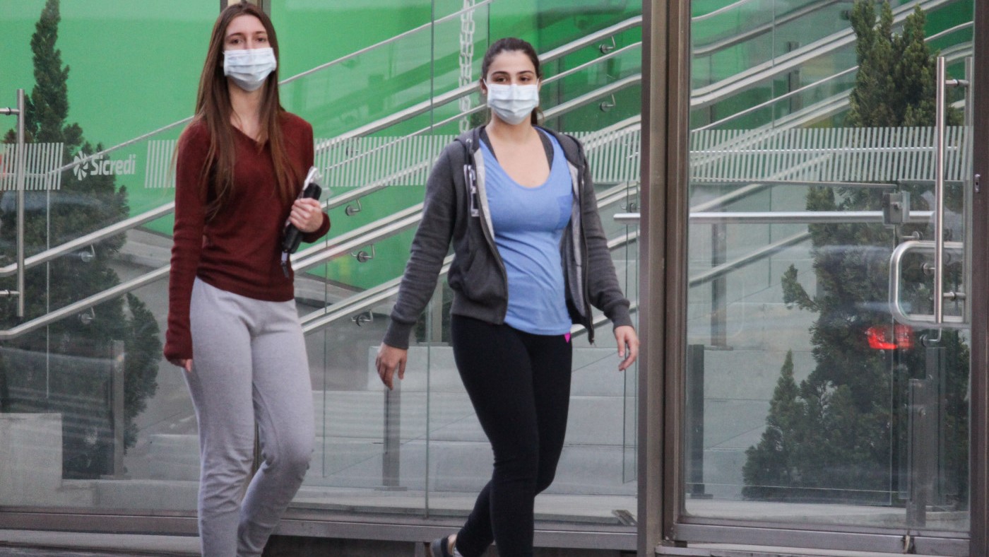 Comitê da Covid-19 recomenda a volta da utilização de máscaras em locais fechados em São Paulo