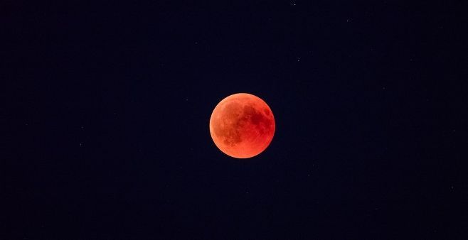'Lua de sangue', ou eclipse total da Lua, será visível em Mato Grosso