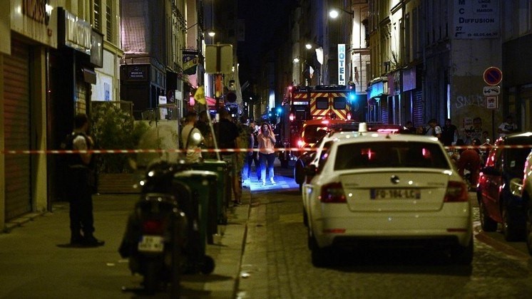 Ataque a tiros em Paris tem um morto e quatro feridos