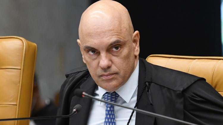 Moraes converte 140 prisões em preventivas e libera 60 presos por invasão em Brasília