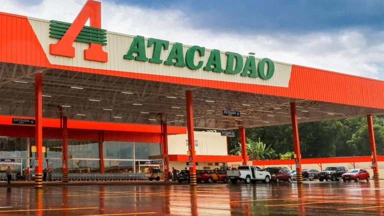 Cidade francesa promove boicote a supermercado brasileiro