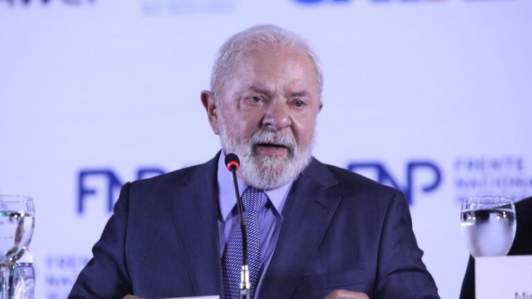 Lula cancela privatização dos Correios e de outras seis estatais