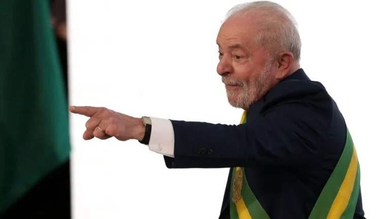 Emissoras de TV recebem bolada para exibir campanha dos 100 dias de Lula
