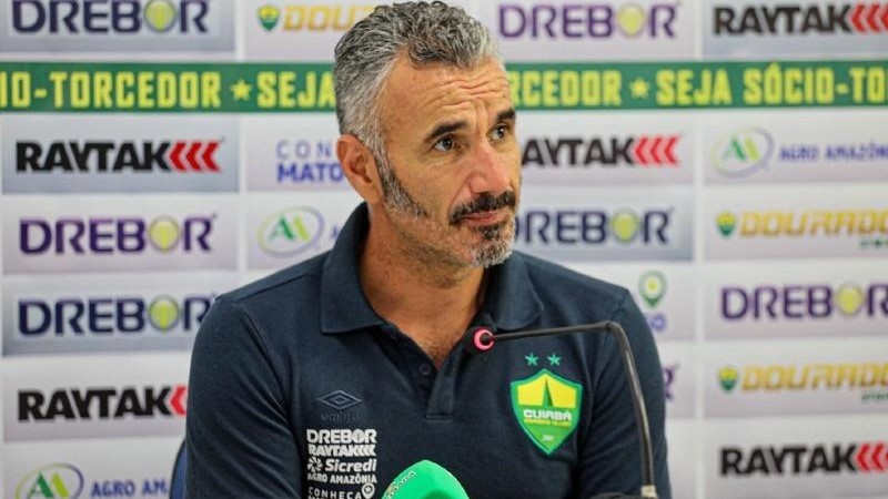 Após goleada na Arena Pantanal, Cuiabá demite o técnico Ivo Vieira