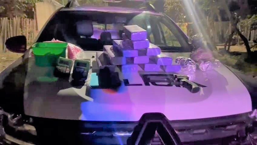 Polícia Militar apreende 14 quilos de drogas e prende suspeito por tráfico em Peixoto