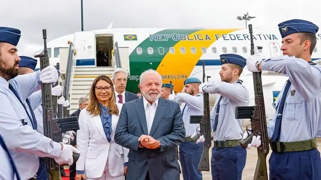 Em meio à crise no Brasil, Lula vai viajar de novo