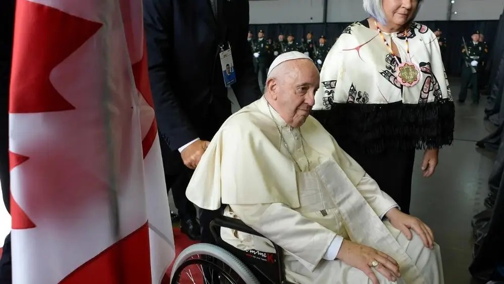 Papa Francisco vai passar por cirurgia de emergência