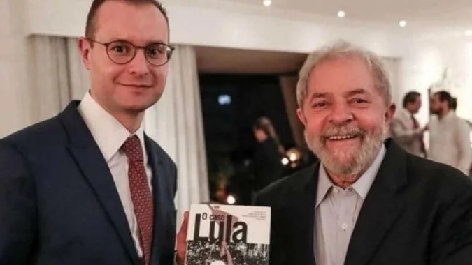 Lula recebe visita de Zanin, favorito para o STF
