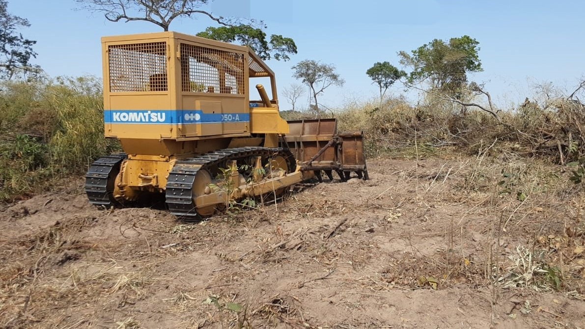 Sema e PM apreendem quatro máquinas e correntões em operação contra desmatamento ilegal