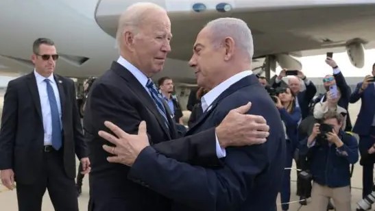 Biden chega a Israel para expressar solidariedade e é recebido por Netanyahu em aeroporto