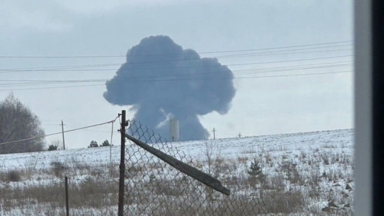 Avião militar russo cai com prisioneiros ucranianos a bordo; 74 pessoas morreram