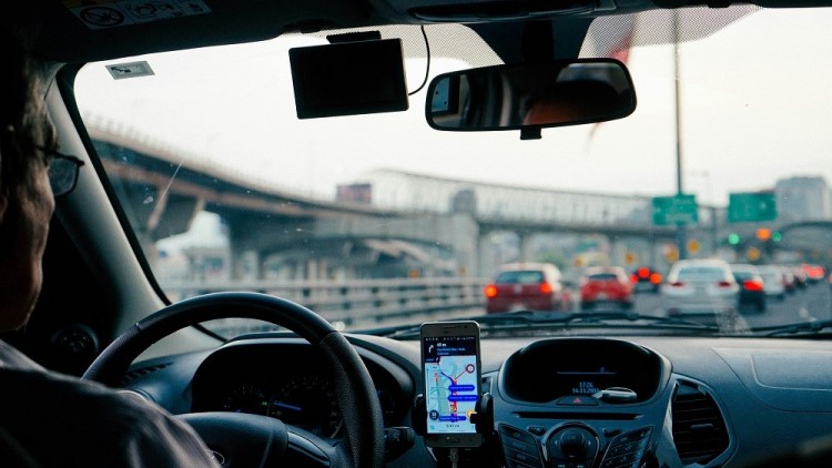 Uber pede ao STF suspensão de processos sobre vínculo entre motoristas de aplicativos e plataformas